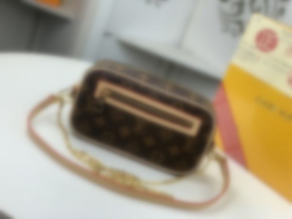 m51183 leather classic fashion handbag card bag zero wallet men's and women's backpacks single shoulder bag m51183
m51183 leather classic fashion handbag card bag zero wallet men's and women's backpacks single shoulder bag m51183