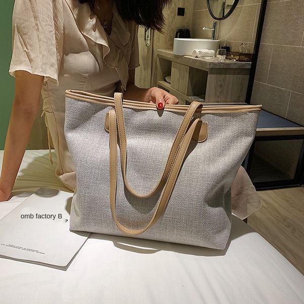 single shoulder big women 2020 new solid color casual large capacity all-match fashion hand shopping shopping bag tote bag
single shoulder big women 2020 new solid color casual large capacity all-match fashion hand shopping shopping bag tote bag