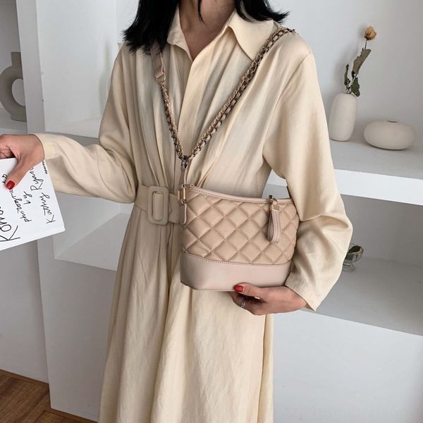 small xiangfeng women 2020 new korean style all-match shoulder bucket satchel bucket messenger bag fashion chain stray bag, White
small xiangfeng women 2020 new korean style all-match shoulder bucket satchel bucket messenger bag fashion chain stray bag, White