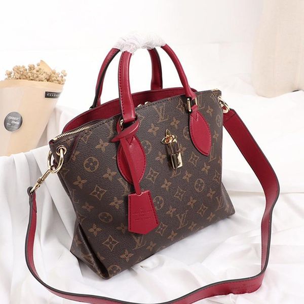 new arrival womens luxury designer bag handbags sac bandouli ère leather shoulder crossbody bag lady handbag handle totes messenger bags
new arrival womens luxury designer bag handbags sac bandouli ère leather shoulder crossbody bag lady handbag handle totes messenger bags