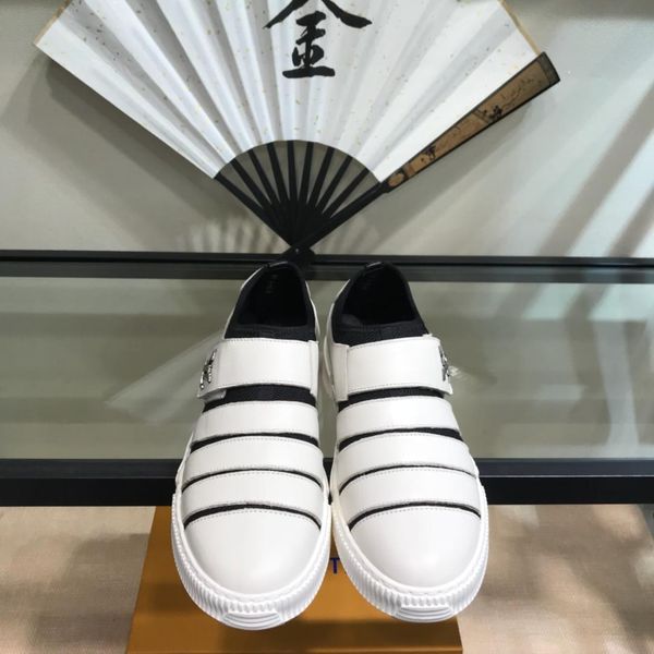 2020-2019 summer new high-end brand personality men's shoes leather low-casual shoes, fashion wild sports shoes, size: 38-44
2020-2019 summer new high-end brand personality men's shoes leather low-casual shoes, fashion wild sports shoes, size: 38-44