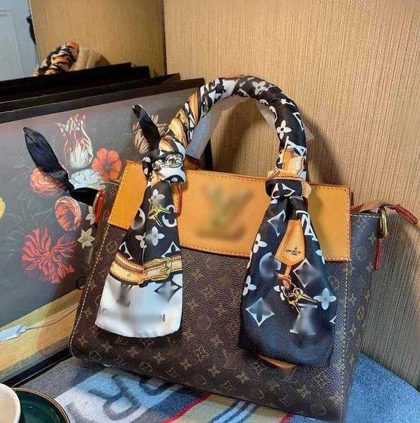 good leather 2020 women's handbag shoulder bags crossbody bags messenger bag -l0615, Black
good leather 2020 women's handbag shoulder bags crossbody bags messenger bag -l0615, Black