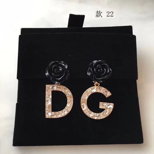 2020 new women's classic crescent curved diamonds pearl style goddess must cz studs sterling silver 925 earings for women, Golden;silver
2020 new women's classic crescent curved diamonds pearl style goddess must cz studs sterling silver 925 earings for women, Golden;silver