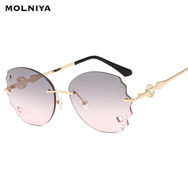 butterfly women sunglasses fashion metal big frame lady sun glasses new female oval gradient lens eyewear uv400, White;black
butterfly women sunglasses fashion metal big frame lady sun glasses new female oval gradient lens eyewear uv400, White;black
