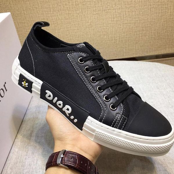 new 2020 men casual shoes canvas footwears b23 low -oblique sneaker zapatos de hombre mens shoes fashion with original box luxury m 
new 2020 men casual shoes canvas footwears b23 low -oblique sneaker zapatos de hombre mens shoes fashion with original box luxury m