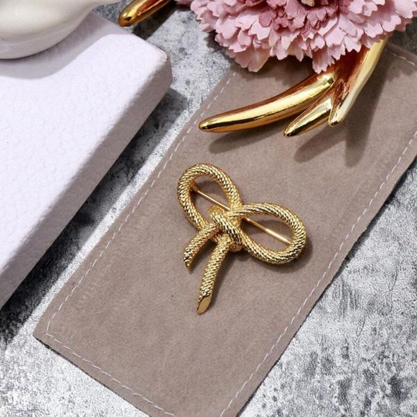 high fashion vinatge gold color bowknot brooch for women party wedding gorgeous fine jewelry, Gray
high fashion vinatge gold color bowknot brooch for women party wedding gorgeous fine jewelry, Gray