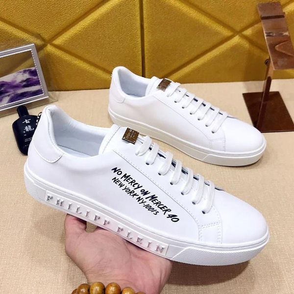 low men 's shoes vintage fashion comfortable sneakers black and white outdoor walking lace -up men shoes calzado deportivo para ho
low men 's shoes vintage fashion comfortable sneakers black and white outdoor walking lace -up men shoes calzado deportivo para ho
