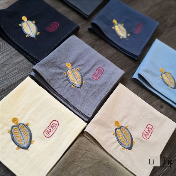 2020 tortoise tortoise shipping men's pure cotton handkerchief embroidered cotton couple handkerchief new year hand gift, Blue;white
2020 tortoise tortoise shipping men's pure cotton handkerchief embroidered cotton couple handkerchief new year hand gift, Blue;white