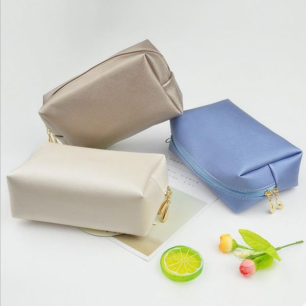 fashion portable cosmetic bag simple shoecustomizable bags travel wash bag dust of finishing customized logo home furnishing
fashion portable cosmetic bag simple shoecustomizable bags travel wash bag dust of finishing customized logo home furnishing