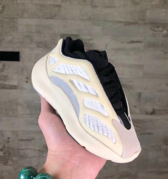 2020 new kids 700 designer sports running shoes children boy girls v3 wallace sneakers classic outdoor shoes size 26-35, Black
2020 new kids 700 designer sports running shoes children boy girls v3 wallace sneakers classic outdoor shoes size 26-35, Black