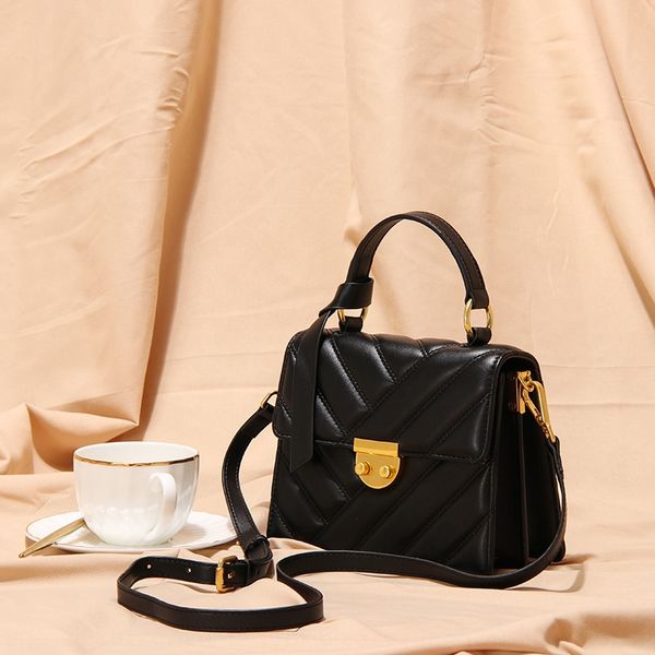 2020 new ck lingge portable small square popular diagonal small square messenger shoulder shoulder bag bag
2020 new ck lingge portable small square popular diagonal small square messenger shoulder shoulder bag bag