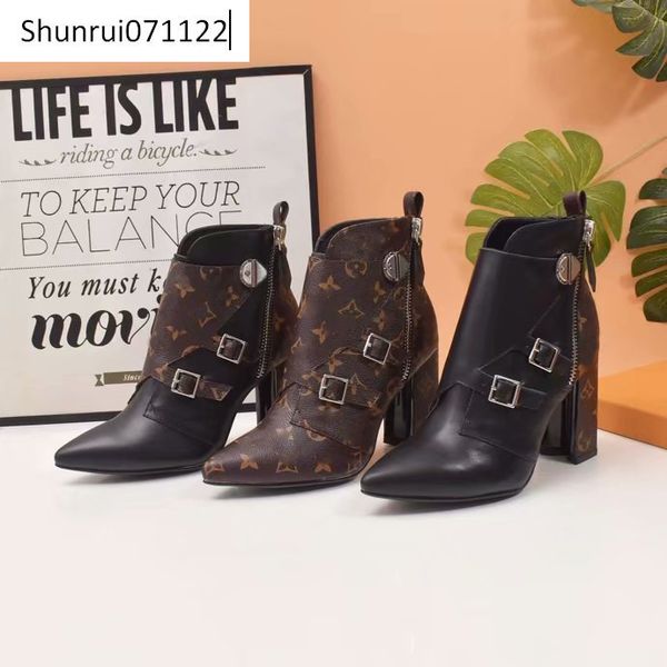 2020 latest matchmake low boots womens shoes ankle boots classic monogram canvas strap boots graphic block heels booties fashion classic
2020 latest matchmake low boots womens shoes ankle boots classic monogram canvas strap boots graphic block heels booties fashion classic