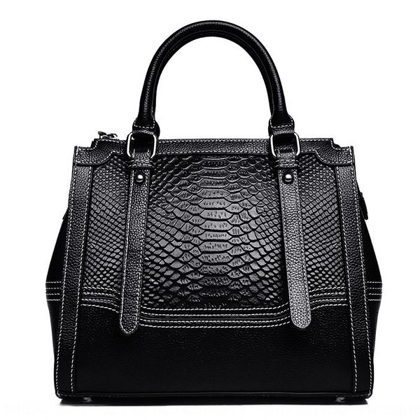 2020 new women's women's large capacity shoulder shoulder bag fashion hand-held crossbody bag, White
2020 new women's women's large capacity shoulder shoulder bag fashion hand-held crossbody bag, White