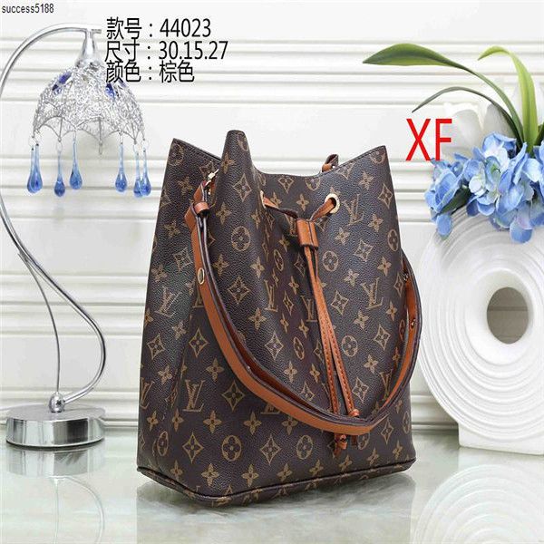 высокое качество классический louis дизайнерские женские vuitton сумки тотализатора pu кожаного сцепления l в мешки плеча бумажника
высокое качество классический louis дизайнерские женские vuitton сумки тотализатора pu кожаного сцепления l в мешки плеча бумажника