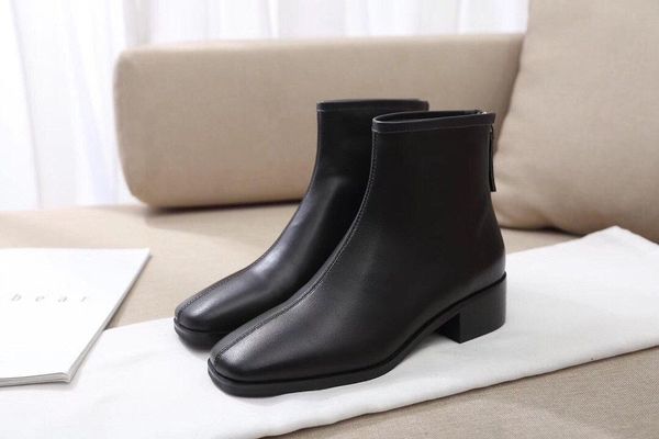 2020r limited edition fashion ladies leather wild boots winter thick with martin boots british style new single boots, size: 36-40
2020r limited edition fashion ladies leather wild boots winter thick with martin boots british style new single boots, size: 36-40