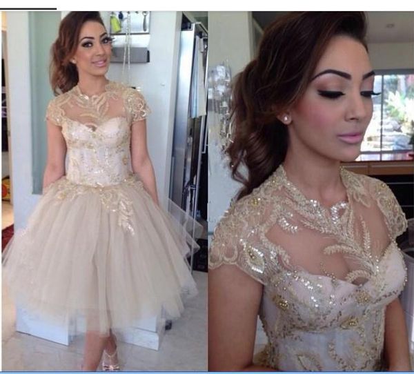 2020 new fashion tulle lace applique sequins beaded cocktail gowns elegant short jewel short sleeve a-line homecoming dress ing, Red
2020 new fashion tulle lace applique sequins beaded cocktail gowns elegant short jewel short sleeve a-line homecoming dress ing, Red