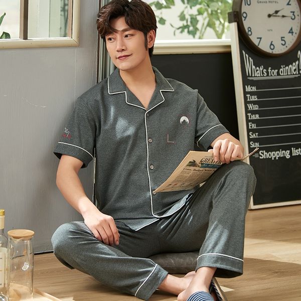 pajamas men's korean casual lapel cardigan short-sleeved trousers autumn wear home clothes trousers home clothes suit lm collection, Black;brown
pajamas men's korean casual lapel cardigan short-sleeved trousers autumn wear home clothes trousers home clothes suit lm collection, Black;brown