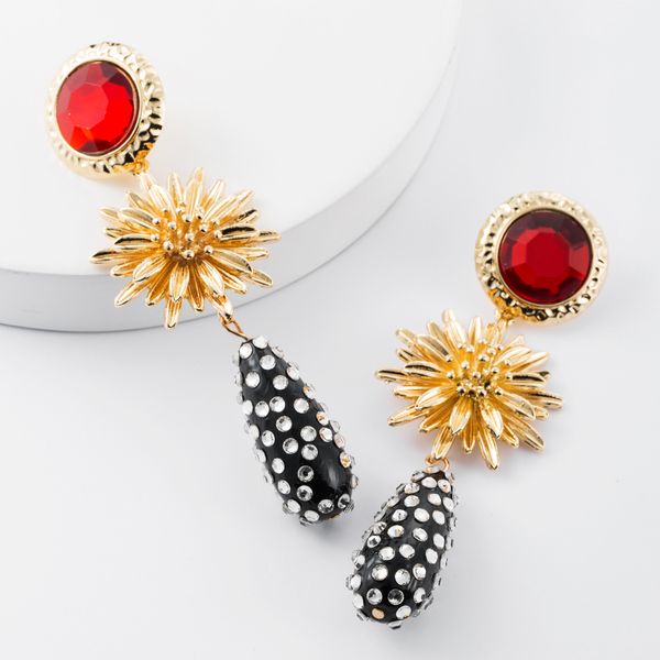 exaggerated alloy flower acrylic diamond rhinestone resin earring earrings female temperament earring, Golden
exaggerated alloy flower acrylic diamond rhinestone resin earring earrings female temperament earring, Golden