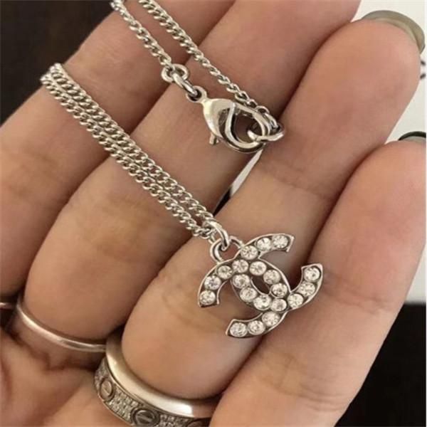 new fashion designers shape pendant with diamonds women sweater necklace lady token of love styles jewelry ornaments gift gold silver b63
new fashion designers shape pendant with diamonds women sweater necklace lady token of love styles jewelry ornaments gift gold silver b63