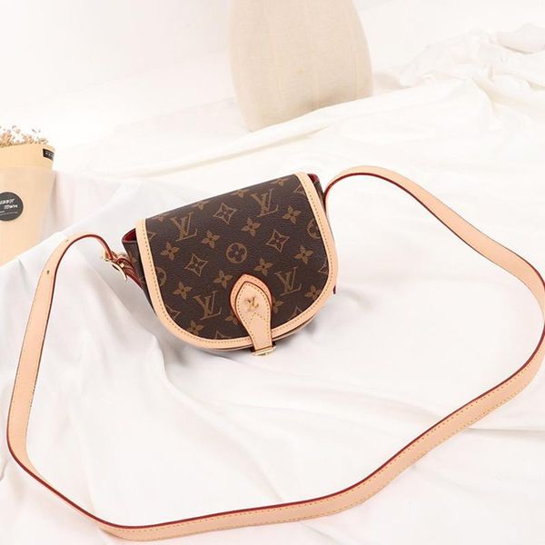 womens leather mini saddle bag ladies shoulder bag simple style lady shoulder small flap shoulder crossbody bag sac bandouli èr
womens leather mini saddle bag ladies shoulder bag simple style lady shoulder small flap shoulder crossbody bag sac bandouli èr
