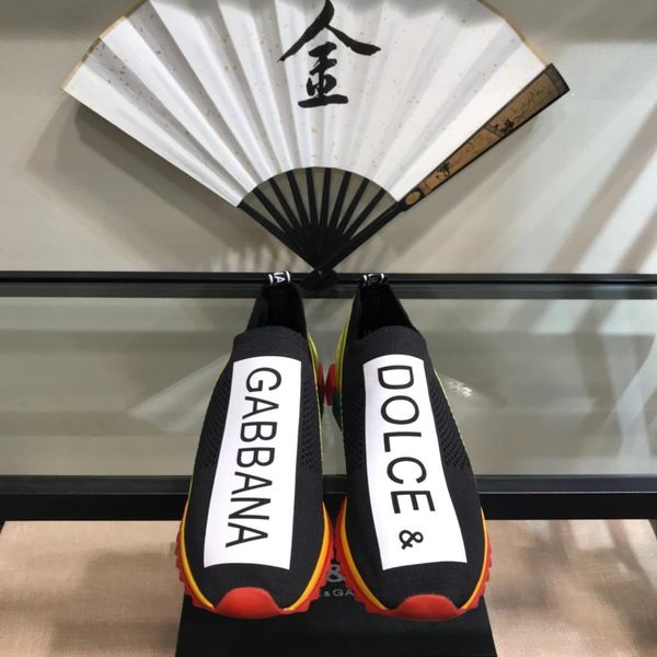 2019t autumn new limited edition men's leather lace-up casual shoes, high-end fashion wild sports shoes, original box packaging, size
2019t autumn new limited edition men's leather lace-up casual shoes, high-end fashion wild sports shoes, original box packaging, size