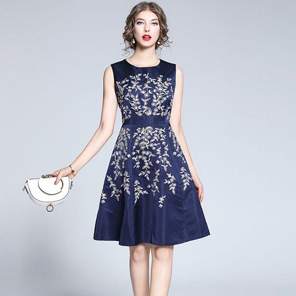 2019 autumn clothing french sweet vest all-match skirt heavy embroidery trend skinny a word self-cultivation dress, White;black
2019 autumn clothing french sweet vest all-match skirt heavy embroidery trend skinny a word self-cultivation dress, White;black