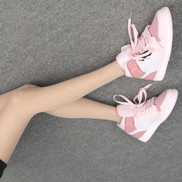 jumpman 1 mid digital pink (w) cw5379 600 digital pink white pink foam парусность дизайнер обувь для гольфа теннисных туфель мужских тренеро, White;red
jumpman 1 mid digital pink (w) cw5379 600 digital pink white pink foam парусность дизайнер обувь для гольфа теннисных туфель мужских тренеро, White;red