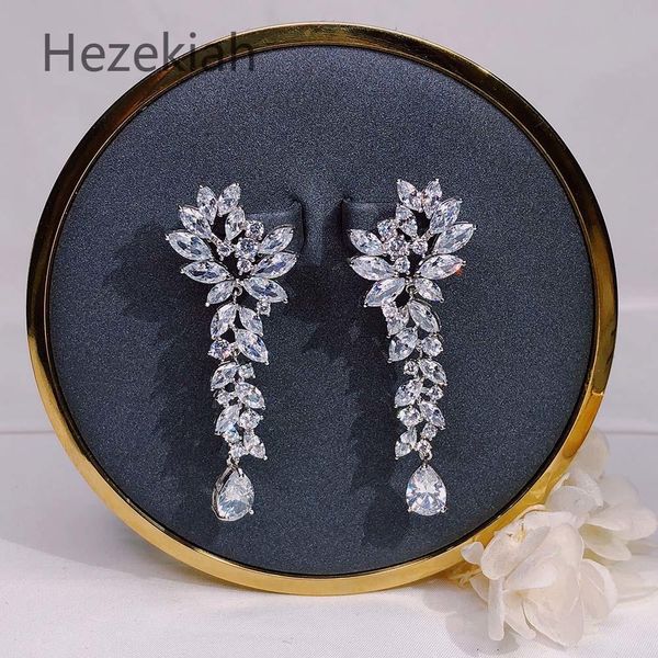 hezekiah 925 tremella needle noble earrings long section shiny tassel eardrop horse eye drill luxurious dance party ing, Golden
hezekiah 925 tremella needle noble earrings long section shiny tassel eardrop horse eye drill luxurious dance party ing, Golden