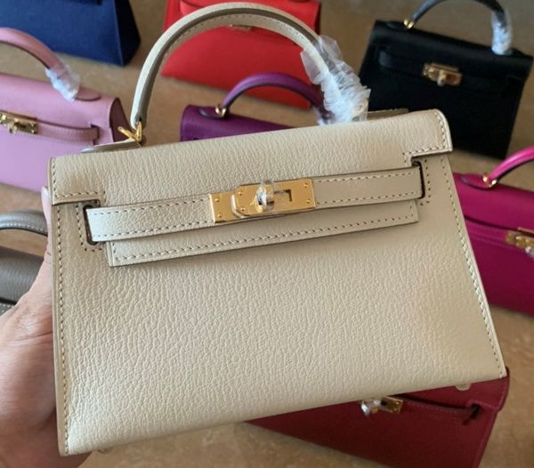 whosale handmade lamb skin white design mini purse,19.5cm wax thread, have both gold and silver hardware,contact me for details
whosale handmade lamb skin white design mini purse,19.5cm wax thread, have both gold and silver hardware,contact me for details