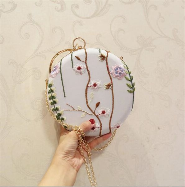 aber 2020 women round shaped evening bags embroidery flowers wedding purse wallets chain dinner chain shoulder bags mn759
aber 2020 women round shaped evening bags embroidery flowers wedding purse wallets chain dinner chain shoulder bags mn759