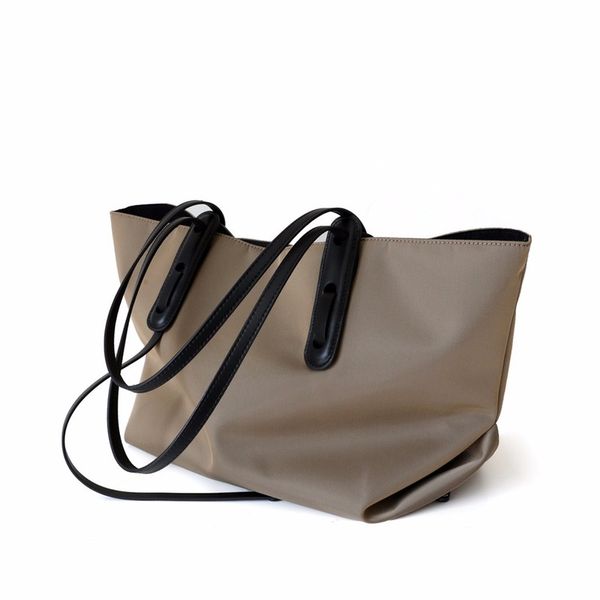 2020 new cowhide with oxford cloth large capacity handbag casual wild commuter shoulder bag
2020 new cowhide with oxford cloth large capacity handbag casual wild commuter shoulder bag