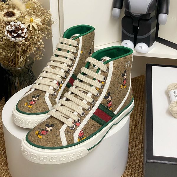 2020 e1 унисекс мужчины и женщины высокого кроссовки высокого качества lace-up мода повседневная мужская обувь кожа конструктора люкс обувь, Black
2020 e1 унисекс мужчины и женщины высокого кроссовки высокого качества lace-up мода повседневная мужская обувь кожа конструктора люкс обувь, Black