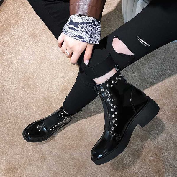 2020 spring and autumn new handsome round toe thick heel ankle boots female leather rivets fashion all-match boots x338, Black
2020 spring and autumn new handsome round toe thick heel ankle boots female leather rivets fashion all-match boots x338, Black