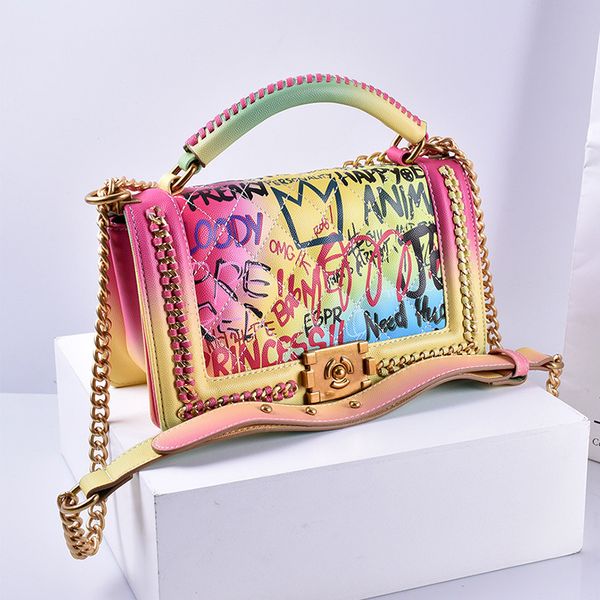 радуга цвета роскошные сумки женские сумки конструктора graffiti crossbody сумки для женщин 2019 женская кошельки и сумки известного бренда
радуга цвета роскошные сумки женские сумки конструктора graffiti crossbody сумки для женщин 2019 женская кошельки и сумки известного бренда