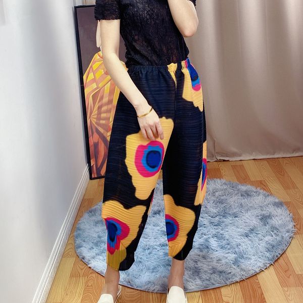 lanmrem women pleated pants 2020 vintage new loose women's big size elastic waist harem ankle-length pants folded trousers yj825, Black;white
lanmrem women pleated pants 2020 vintage new loose women's big size elastic waist harem ankle-length pants folded trousers yj825, Black;white