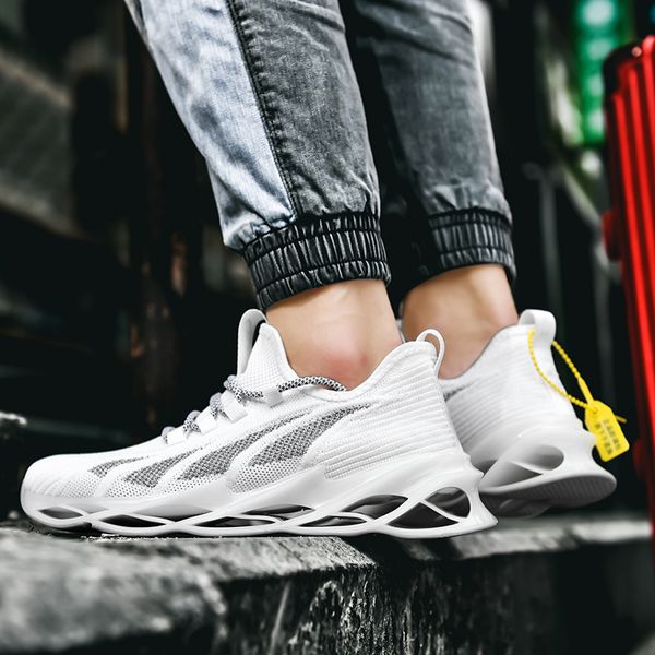 men running shoes sports man shoes outdoor athletic jogging trainers damping men's sneakers blade-insole sneakers
men running shoes sports man shoes outdoor athletic jogging trainers damping men's sneakers blade-insole sneakers