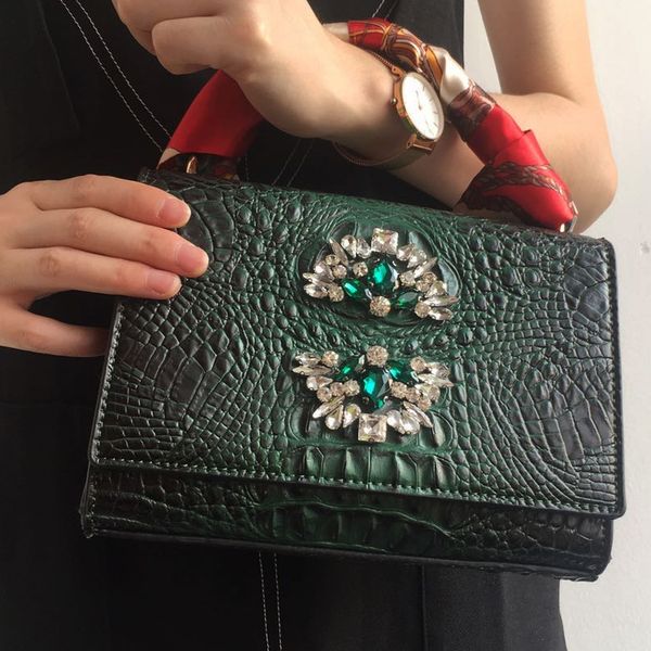 2020 женщины сексуальная сумка крокодил pattern сумка для повелительница maroon cross body прямоугольная сумка
2020 женщины сексуальная сумка крокодил pattern сумка для повелительница maroon cross body прямоугольная сумка