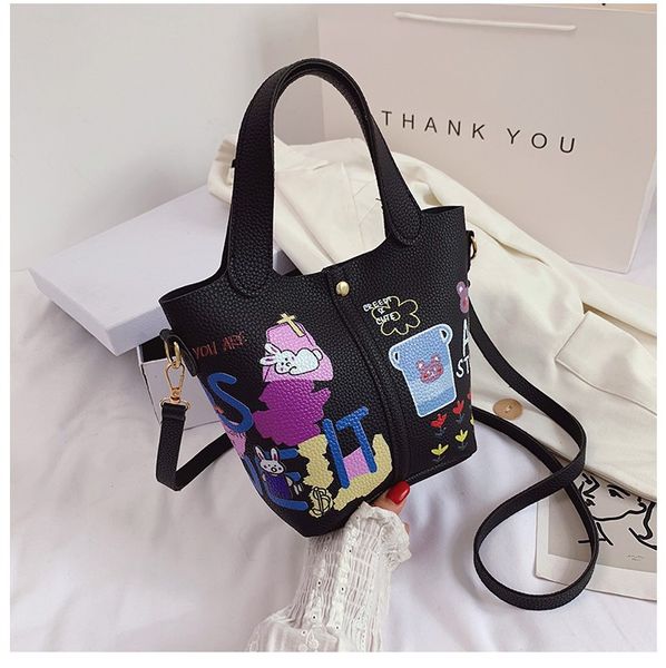 pu leather bucket bags for women 2020 casual small shoulder messenger bag fashion female travel brand designer handbags
pu leather bucket bags for women 2020 casual small shoulder messenger bag fashion female travel brand designer handbags