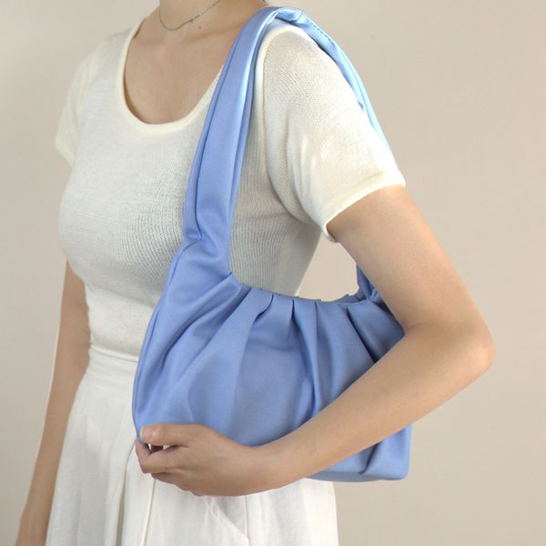 brand design pleated cloud shoulder bag for women soft pu leather hobos handbag puese ins female small tote clutch bag fashion
brand design pleated cloud shoulder bag for women soft pu leather hobos handbag puese ins female small tote clutch bag fashion
