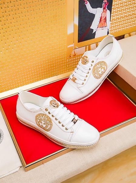 2020x limited edition medusa printed low-lace-up casual sneakers, high-end fashionable wild personality men's shoes, size: 38-451, Black
2020x limited edition medusa printed low-lace-up casual sneakers, high-end fashionable wild personality men's shoes, size: 38-451, Black