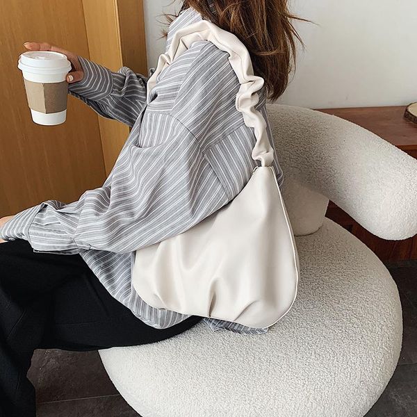 luxury handbags brand personality solid color bag new woman large shoulder bag simple ruched frilled strap baguette 2020 new
luxury handbags brand personality solid color bag new woman large shoulder bag simple ruched frilled strap baguette 2020 new