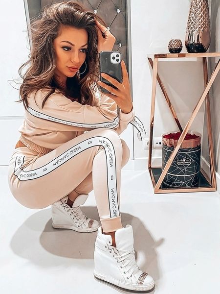 2020 new selling explosive models of european and american women's fashion sports and leisure suits, Gray
2020 new selling explosive models of european and american women's fashion sports and leisure suits, Gray