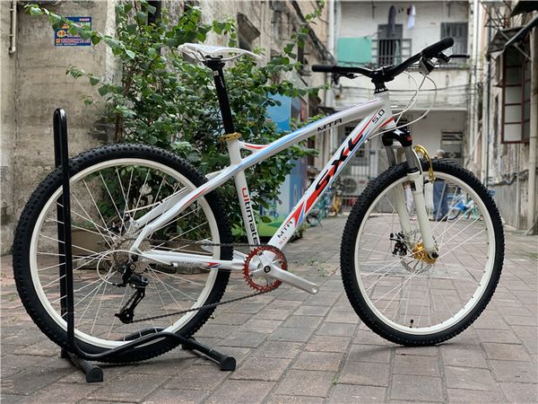26-inch hard tail mountain bike disc brake shock absorber front fork aluminum alloy bicycle variable speed bicycle wide handle forest road c
26-inch hard tail mountain bike disc brake shock absorber front fork aluminum alloy bicycle variable speed bicycle wide handle forest road c