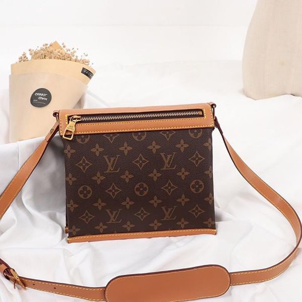 новое прибытие женщин сумки в стиле ретро моды crossbody сумка кожа женщин сумка плеча корабль падения простой стиль молния леди сумка прода
новое прибытие женщин сумки в стиле ретро моды crossbody сумка кожа женщин сумка плеча корабль падения простой стиль молния леди сумка прода