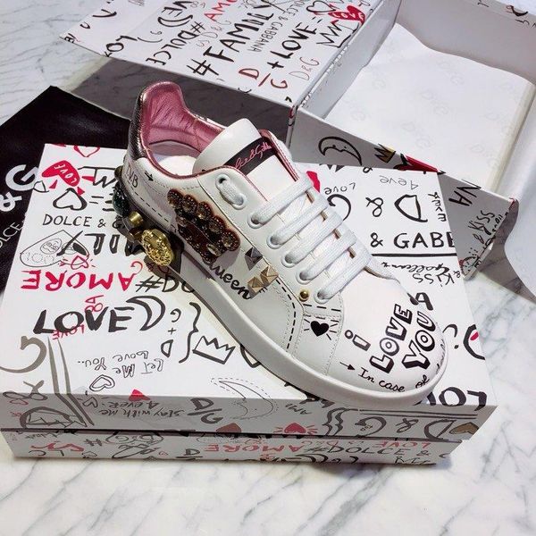 2020g new trend hand-painted graffiti leather casual shoes leather men and women sports shoes fashion wild couple shoes, size 35-45, Black
2020g new trend hand-painted graffiti leather casual shoes leather men and women sports shoes fashion wild couple shoes, size 35-45, Black