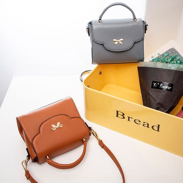 2019 new korean ck women's solid color casual shoulder fashion satchel hand shoulder small square small square bag bag
2019 new korean ck women's solid color casual shoulder fashion satchel hand shoulder small square small square bag bag