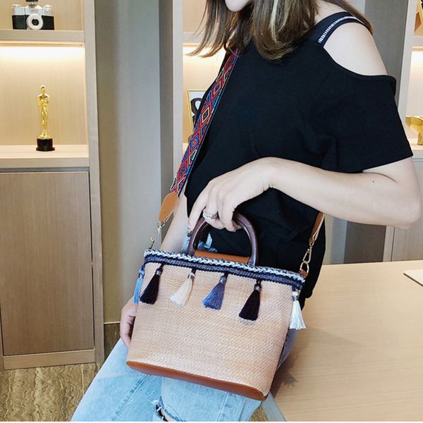 amelie galanti 2020 new fashion european and american tassel straw+pu simple ladies handbag shoulder bag trendy female bag
amelie galanti 2020 new fashion european and american tassel straw+pu simple ladies handbag shoulder bag trendy female bag