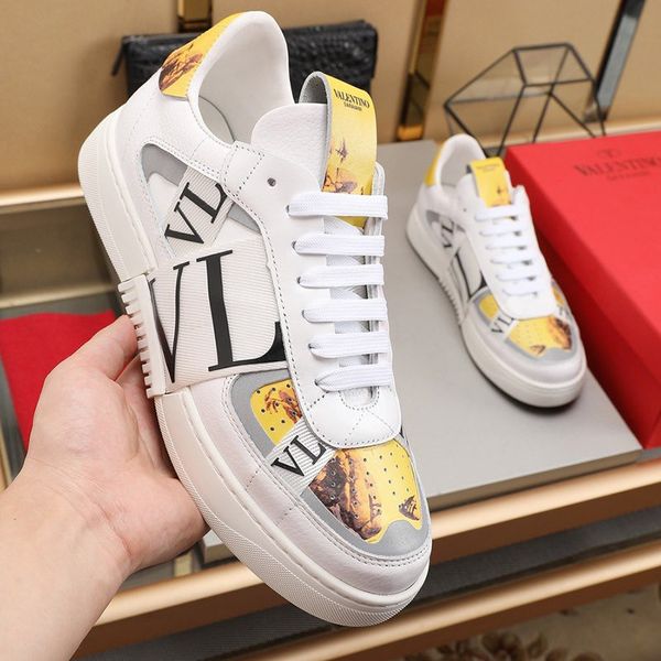 2020 c4 mens classic casual shoes leather lace-up fashion luxury designer shoes handsome mens sneakers original box, Black
2020 c4 mens classic casual shoes leather lace-up fashion luxury designer shoes handsome mens sneakers original box, Black