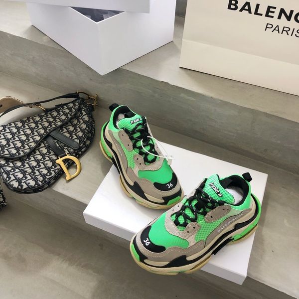size 35-45, with original box, low-flat triple s clear sole sneakers, r brand casual sneakers, stylish flat-bottomed comfortg
size 35-45, with original box, low-flat triple s clear sole sneakers, r brand casual sneakers, stylish flat-bottomed comfortg