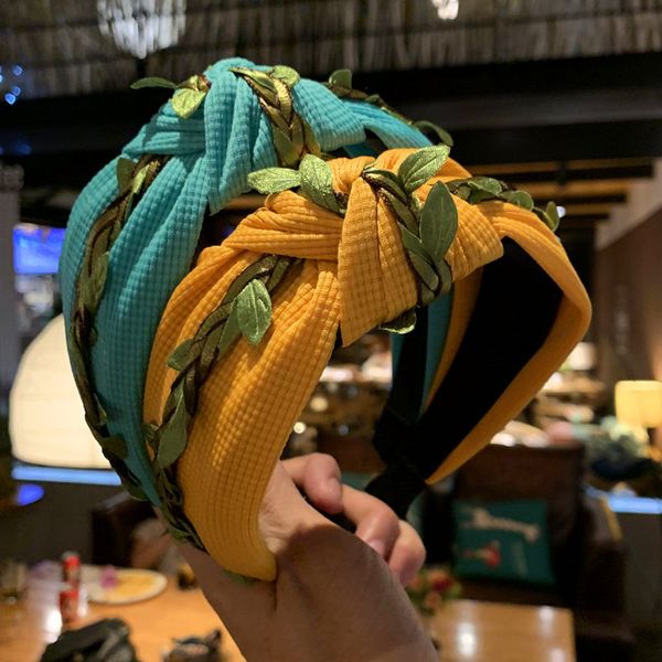 hair bun maker 36pcs/lot diy simple multi fabrics antiskid simulation leaves head bands tie knot headbands styling tools accessory ha1498, Brown
hair bun maker 36pcs/lot diy simple multi fabrics antiskid simulation leaves head bands tie knot headbands styling tools accessory ha1498, Brown